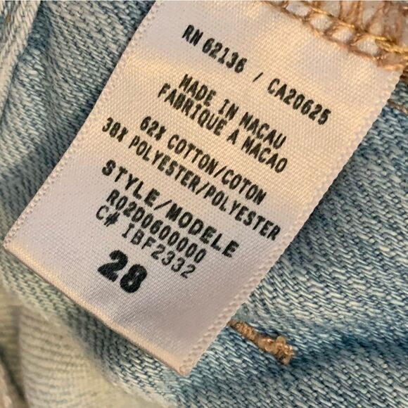 Guess vintage size 28 jean shorts blue - Picture 3 of 4